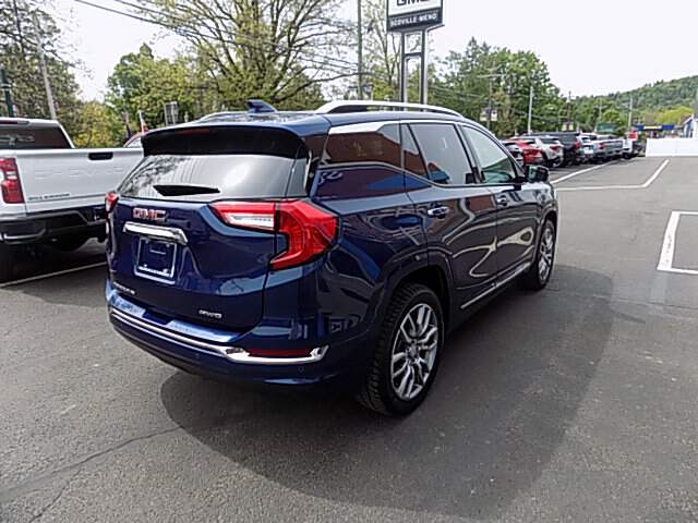  2022 GMC Terrain Image: 4