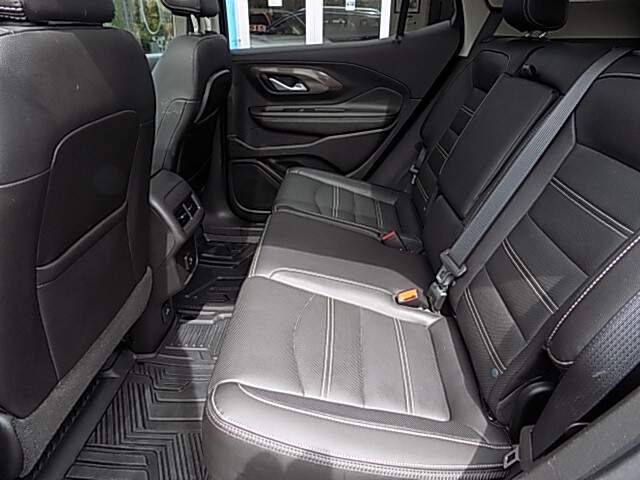  2022 GMC Terrain Image: 8
