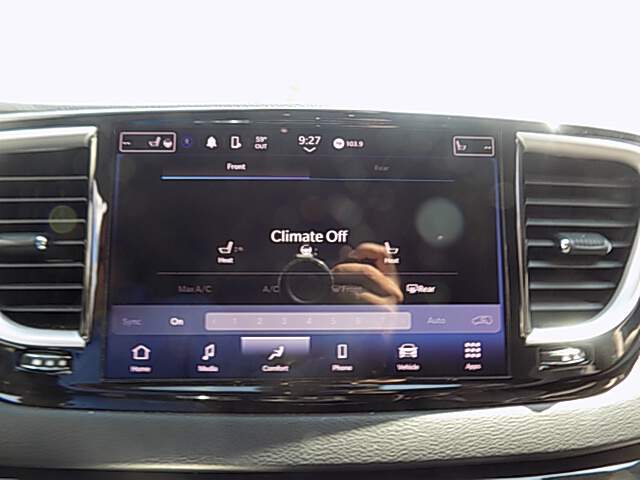  2022 Chrysler Pacifica Image: 10