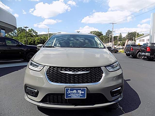  2022 Chrysler Pacifica Image: 1