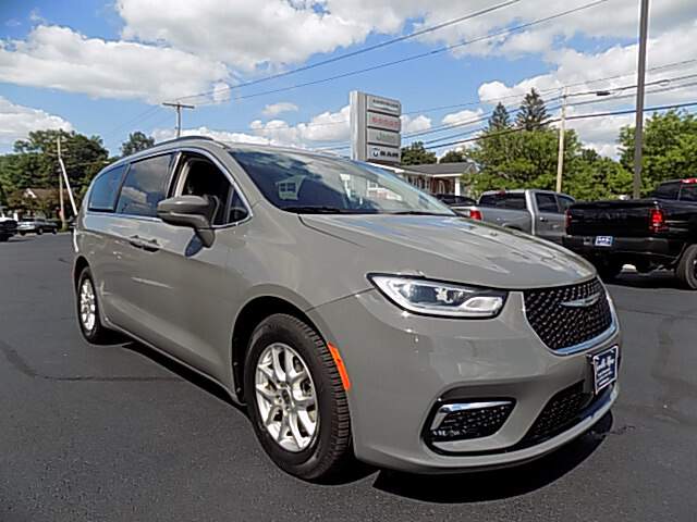  2022 Chrysler Pacifica Image: 3