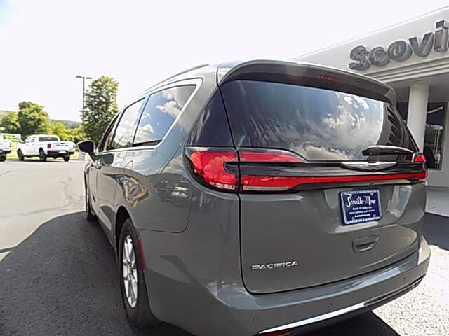  2022 Chrysler Pacifica Image: 5