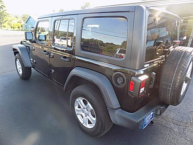  2020 Jeep Wrangler Image: 3