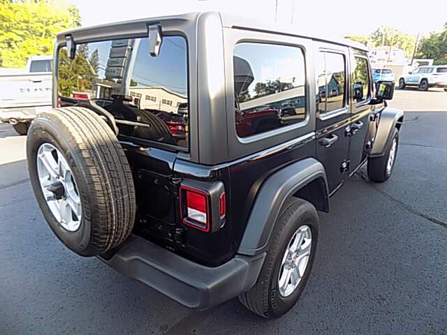  2020 Jeep Wrangler Image: 4