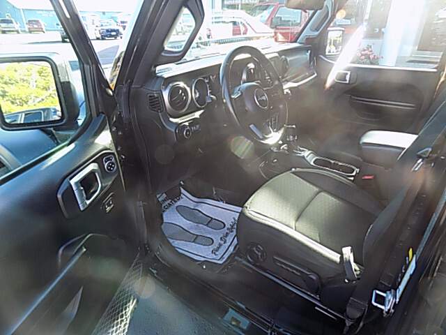  2020 Jeep Wrangler Image: 8