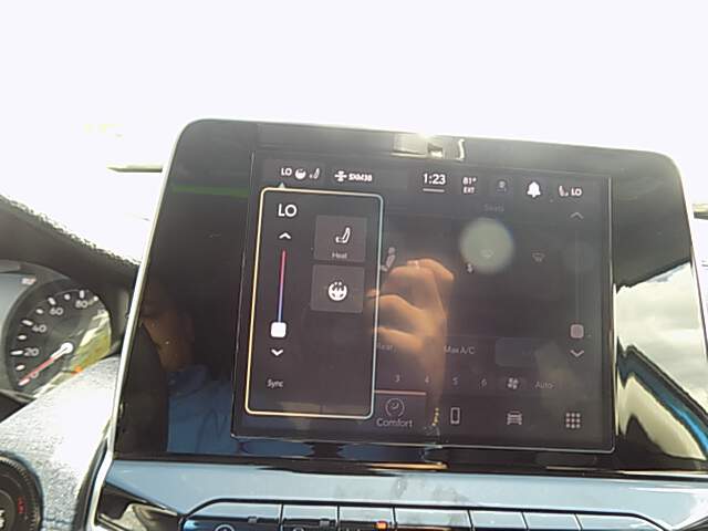  2022 Jeep Compass Image: 9