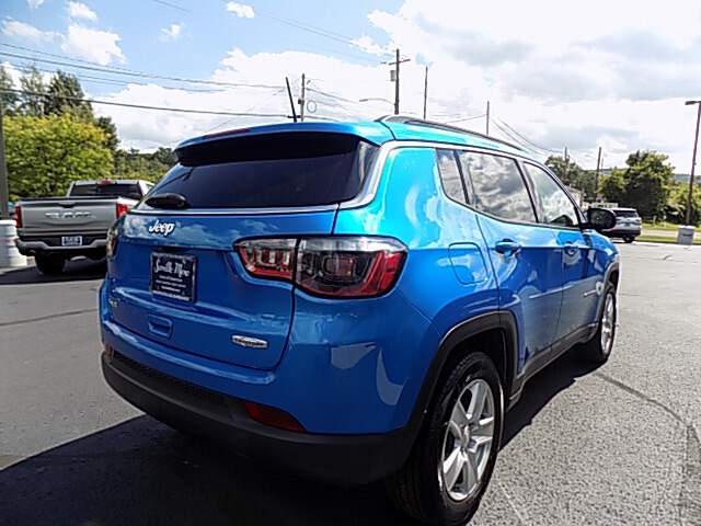  2022 Jeep Compass Image: 3