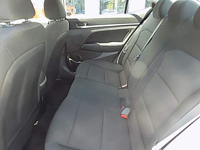  2020 Hyundai Elantra Image: 9