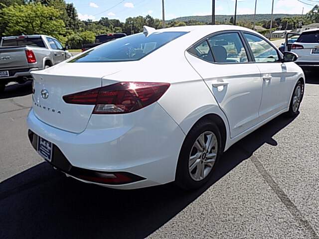  2020 Hyundai Elantra Image: 4