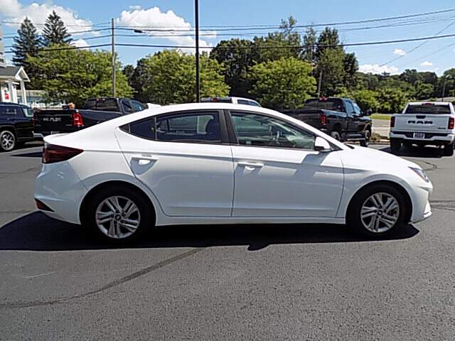  2020 Hyundai Elantra Image: 5