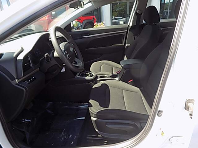  2020 Hyundai Elantra Image: 8