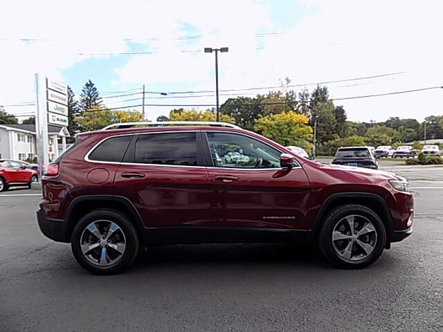  2019 Jeep Cherokee Image: 5