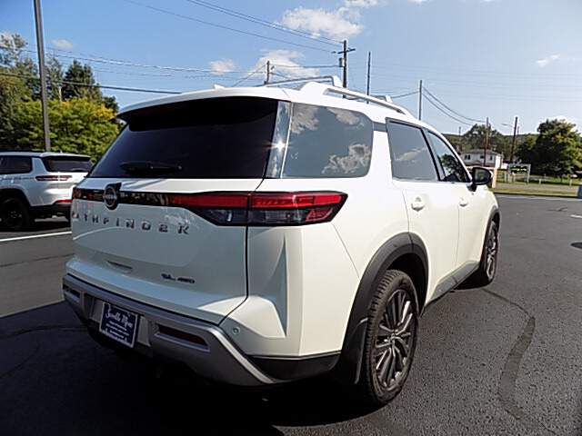  2022 Nissan Pathfinder Image: 5