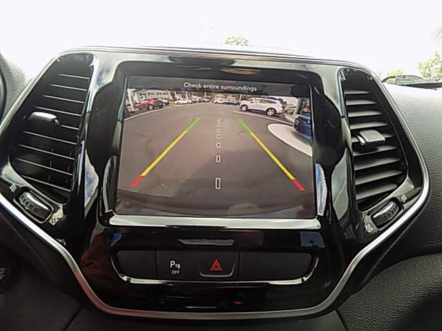  2019 Jeep Cherokee Image: 12