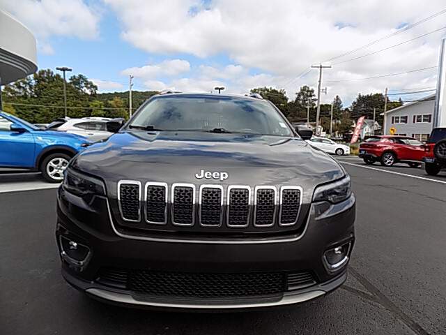  2019 Jeep Cherokee Image: 1
