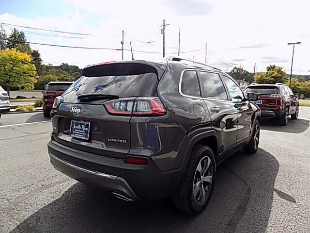  2019 Jeep Cherokee Image: 5