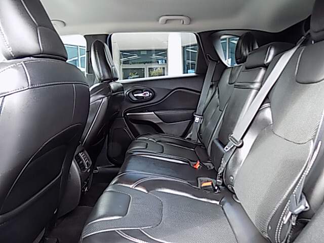  2019 Jeep Cherokee Image: 8