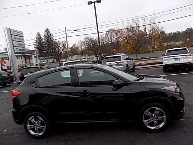 2018 Honda HR-V LX photo 3