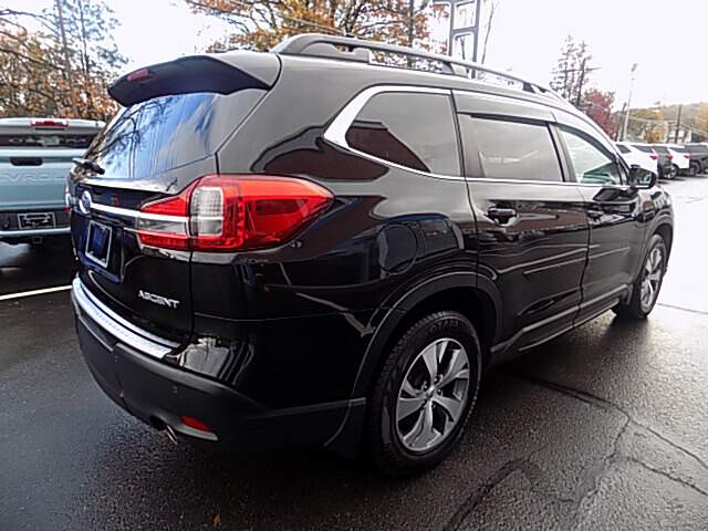 2021 Subaru Ascent Image: 8