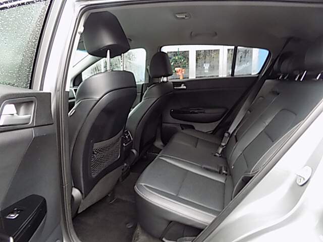  2020 Kia Sportage Image: 9