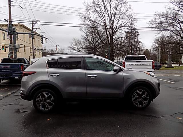  2020 Kia Sportage Image: 3