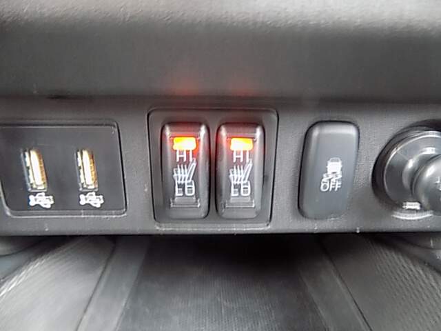  2024 Mitsubishi Outlander Image: 11