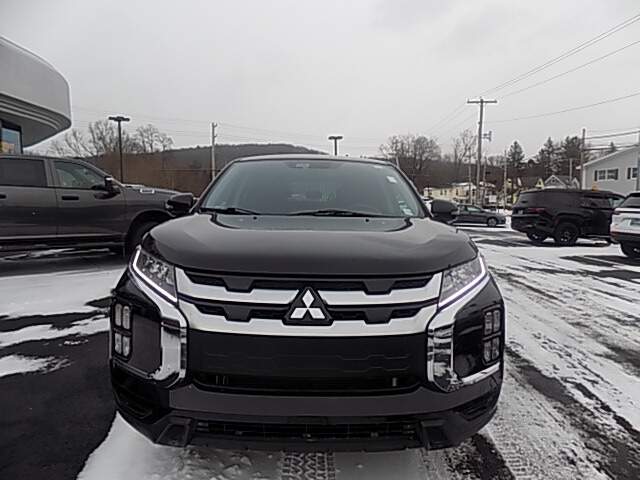  2024 Mitsubishi Outlander Image: 1