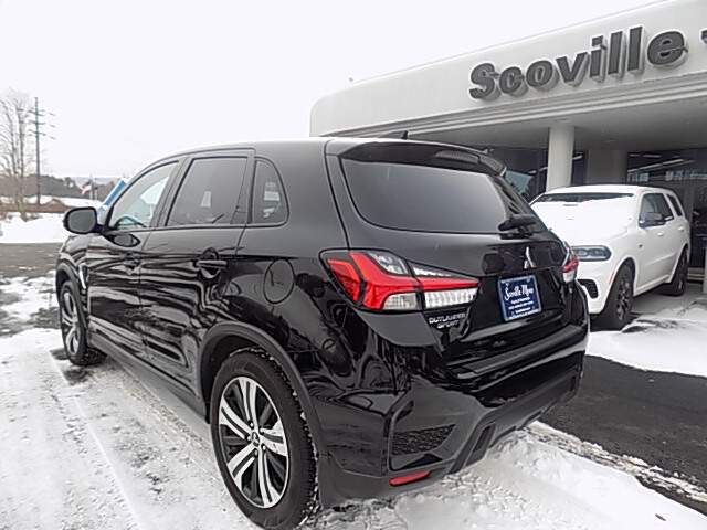  2024 Mitsubishi Outlander Image: 5