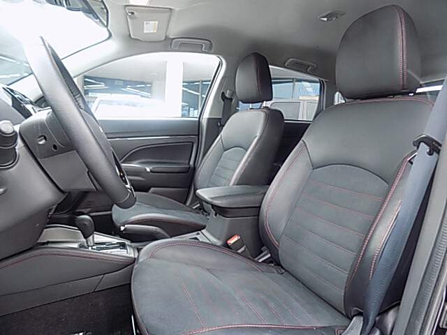  2024 Mitsubishi Outlander Image: 6