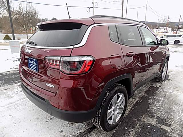  2022 Jeep Compass Image: 4