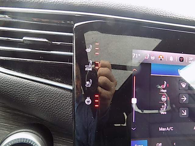  2024 Jeep Wagoneer Image: 10