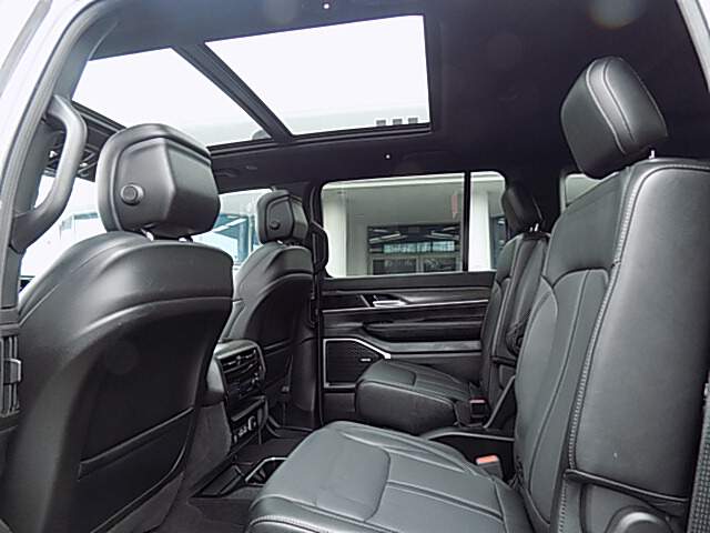  2024 Jeep Wagoneer Image: 6