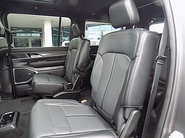  2024 Jeep Wagoneer Image: 7