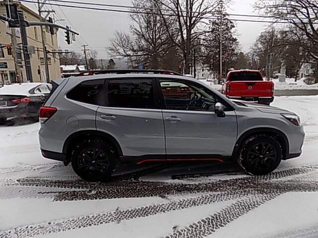  2021 Subaru Forester Image: 5