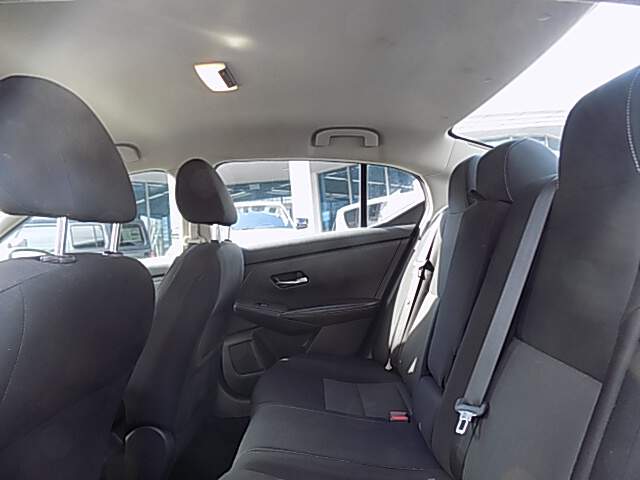  2020 Nissan Sentra Image: 7