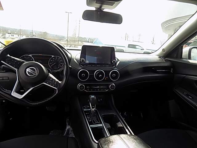  2020 Nissan Sentra Image: 8