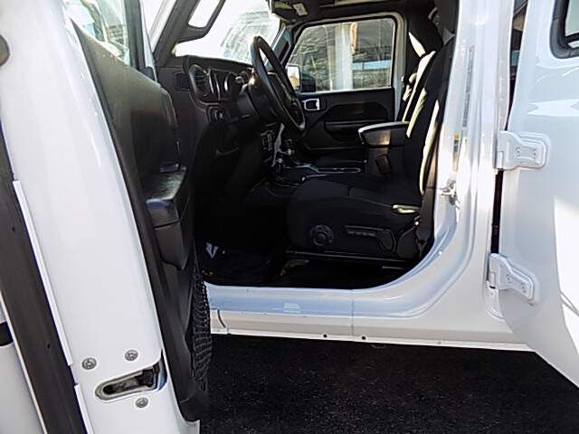  2022 Jeep Wrangler Image: 6