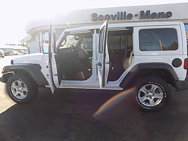  2022 Jeep Wrangler Image: 7