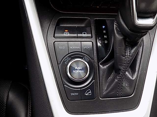  2022 Toyota RAV4 Image: 10