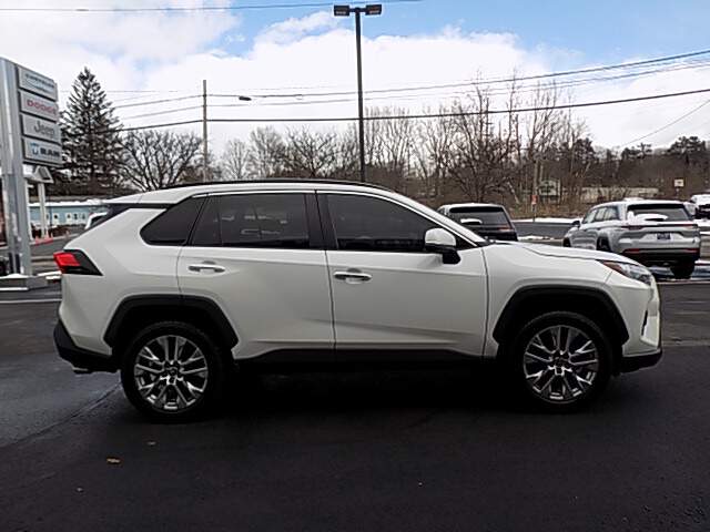  2022 Toyota RAV4 Image: 3