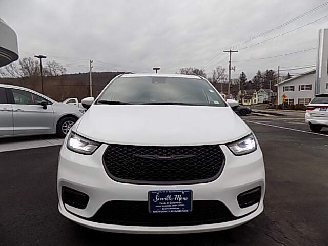  2023 Chrysler Pacifica Image: 1