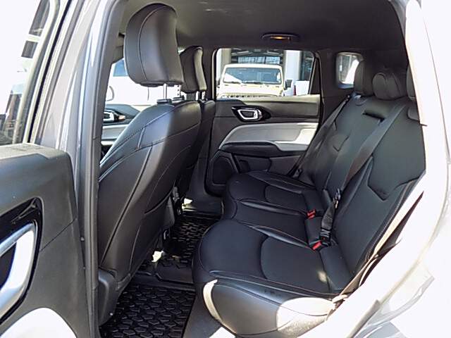  2023 Jeep Compass Image: 9