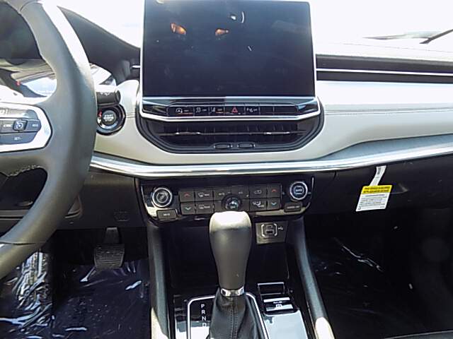  2023 Jeep Compass Image: 11