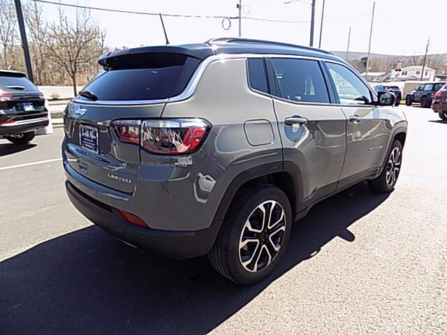  2023 Jeep Compass Image: 4