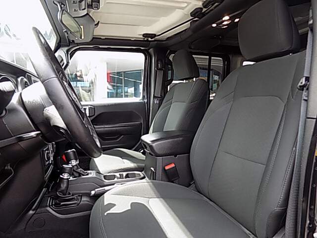  2022 Jeep Wrangler Image: 6