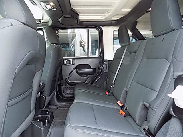  2022 Jeep Wrangler Image: 7