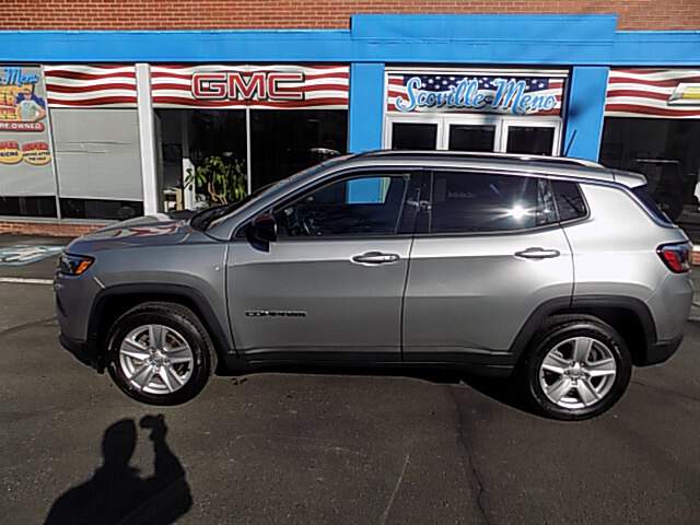  2022 Jeep Compass Image: 1