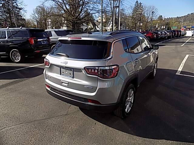  2022 Jeep Compass Image: 4