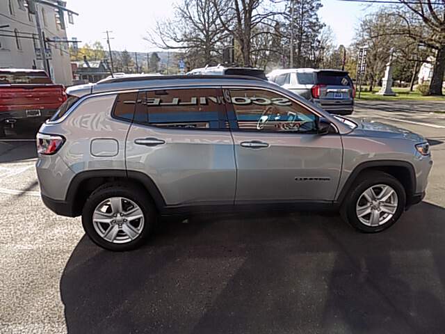  2022 Jeep Compass Image: 5