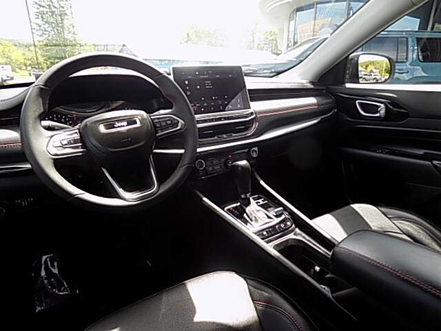  2022 Jeep Compass Image: 9